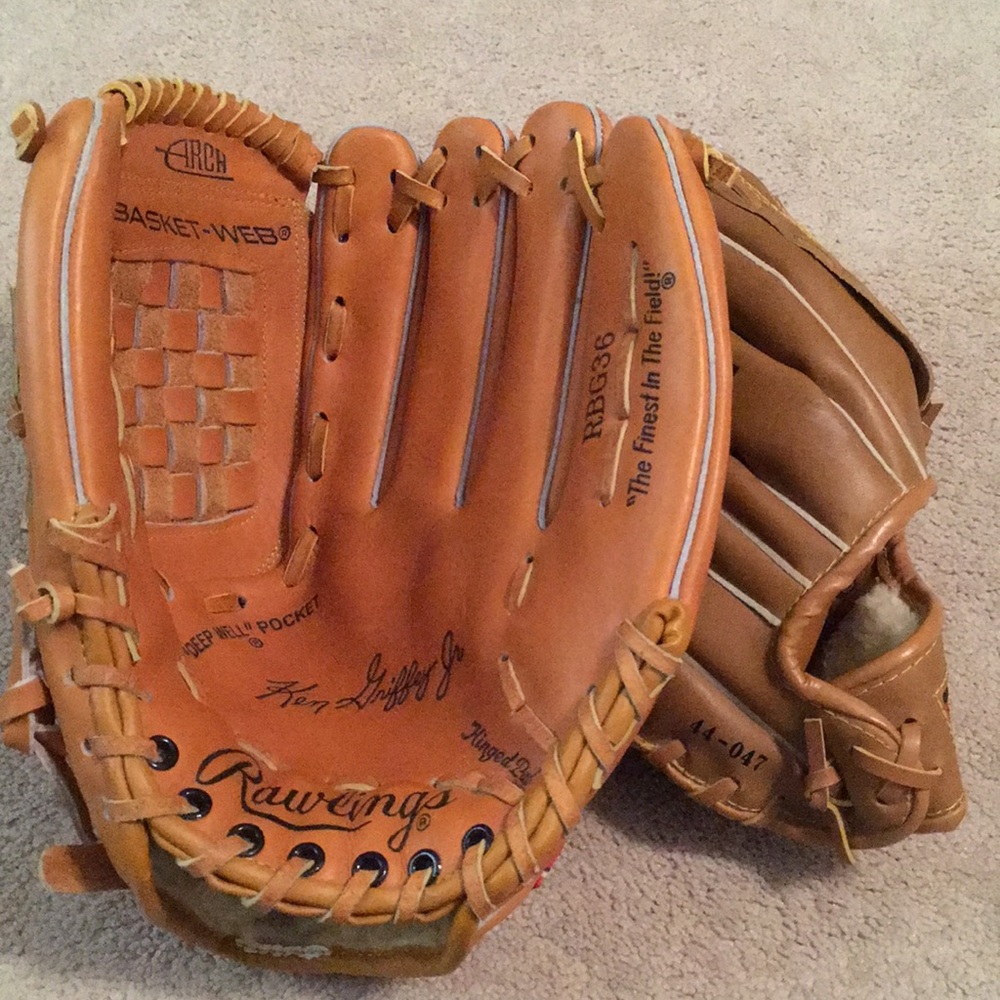 Parent/Child baseball glove bundle - Picture 2 of 6